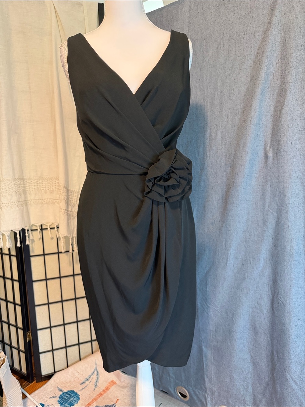 Vintage Elegant Black Floral-Accent Wrap Dress